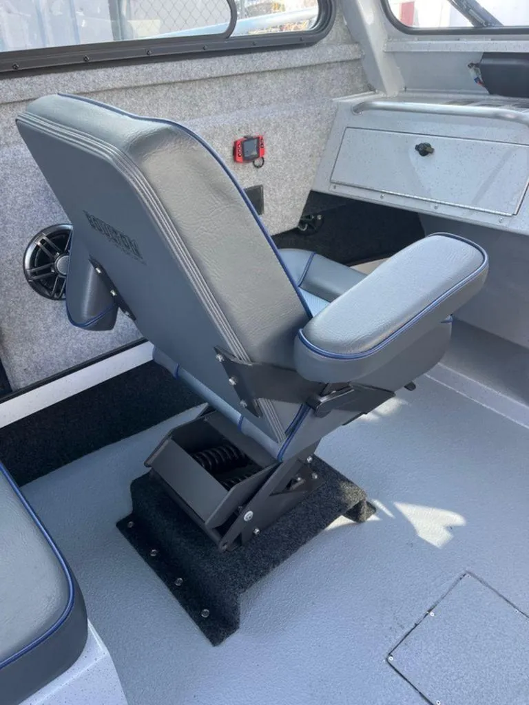 Slide: The Image of Boulton 250 Voyager 2025 - 12