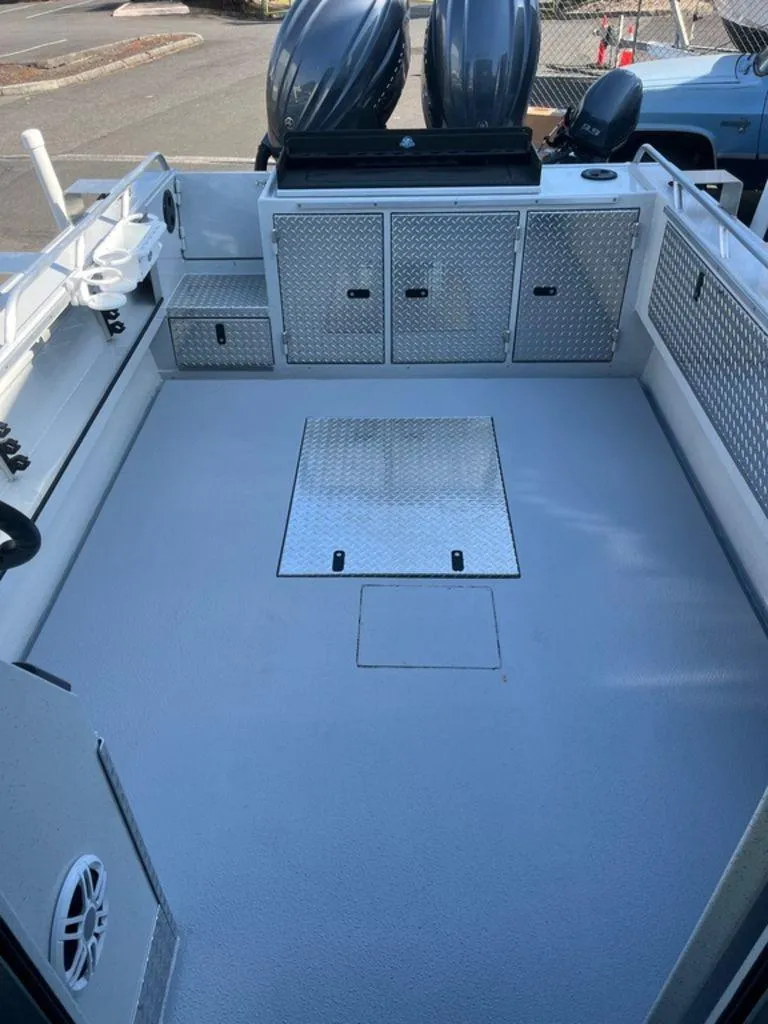 Slide: The Image of Boulton 250 Voyager 2025 - 15