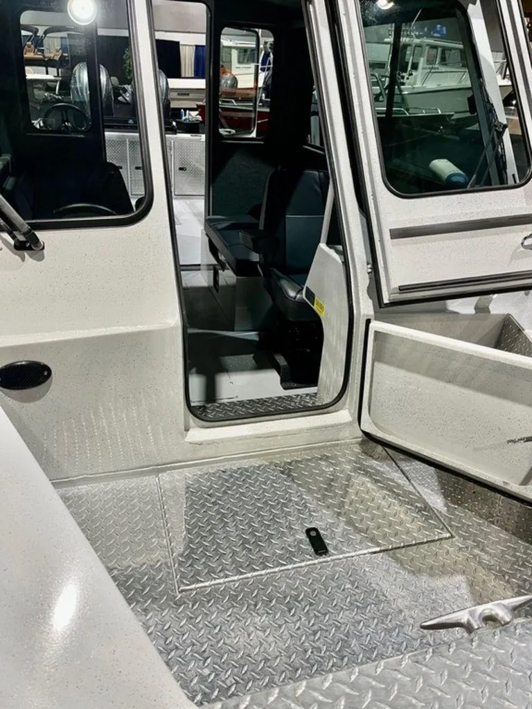 Slide: The Image of Boulton 250 Voyager 2025 - 21