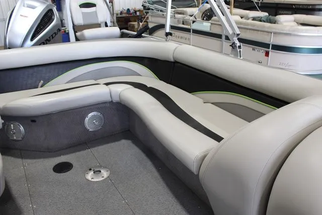 Slide: The Image of Lowe 224 Sport Deck 2017 - 10