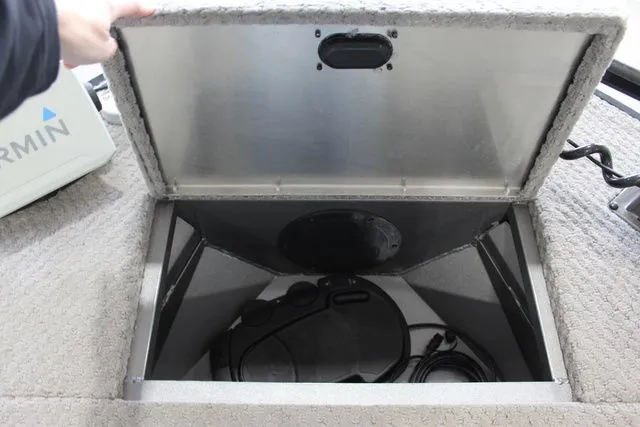 Slide: The Image of Lowe 224 Sport Deck 2017 - 23