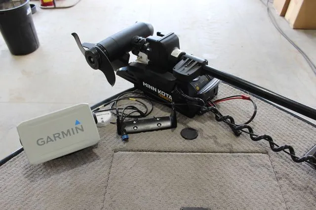 Slide: The Image of Lowe 224 Sport Deck 2017 - 25