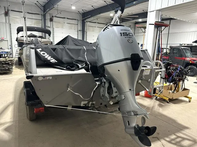 Slide: The Image of Lowe 224 Sport Deck 2017 - 30