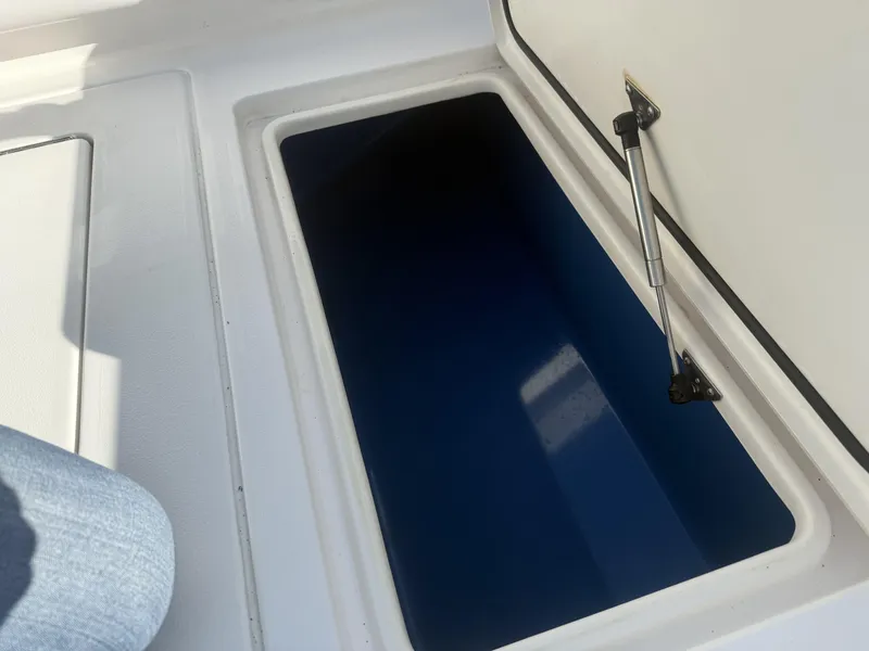 Slide: The Image of Contender 35 ST 2016 - 7