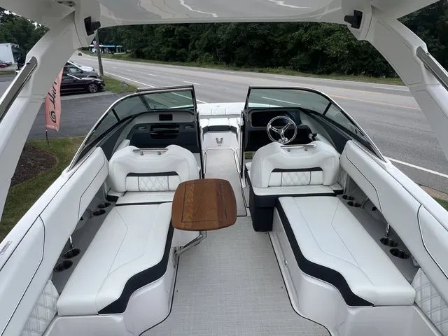 Slide: The Image of Regal REGAL LX4 2024 - 8