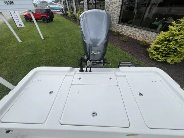 Slide: The Image of Savannah 220IS 2023 - 13