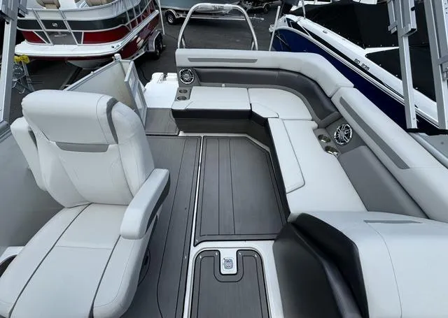 Slide: The Image of Hurricane FD 2260 RE3 OB 2024 - 9