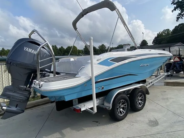 Slide: The Image of Hurricane SunDeck Sport 205 OB 2024 - 3