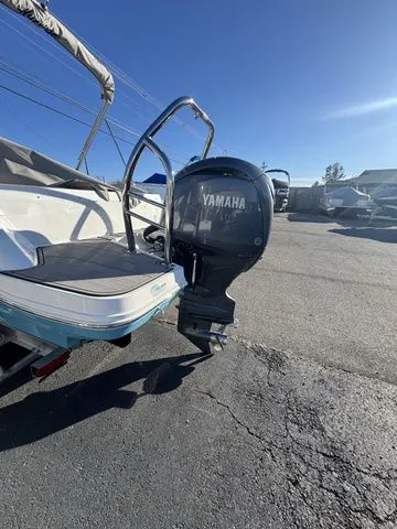 Slide: The Image of Hurricane SunDeck Sport 205 OB 2024 - 5