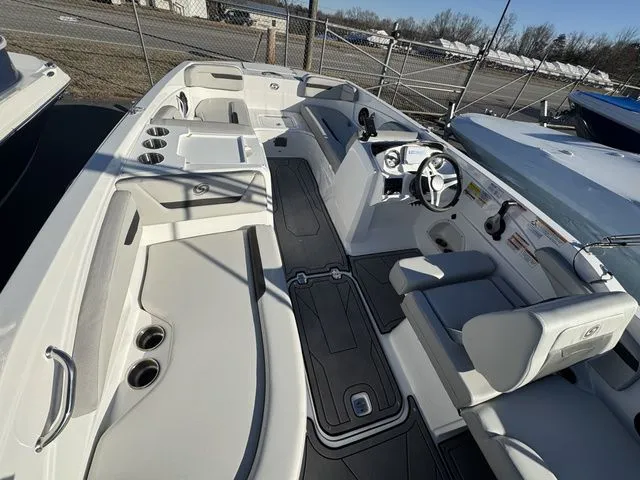 Slide: The Image of Hurricane SunDeck Sport 205 OB 2024 - 8