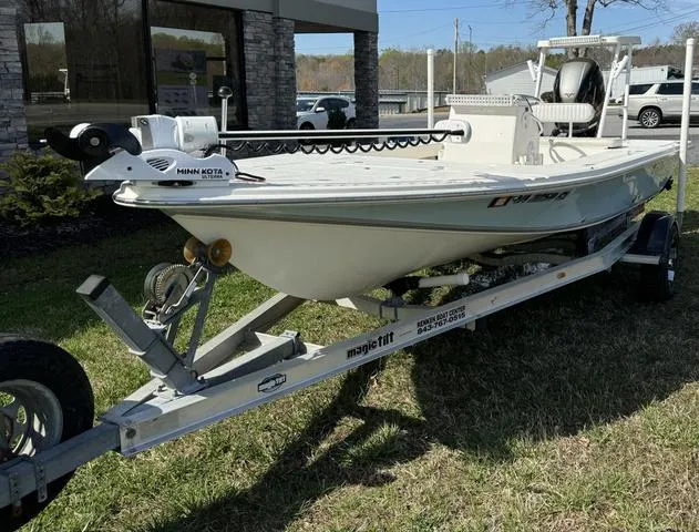 Slide: The Image of 2003 Sea Fox 180FF boat on trailer, equipped with Minn Kota trolling motor. - 5