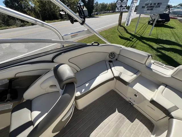 Slide: The Image of Yamaha 242 Limited S 2014 - 8