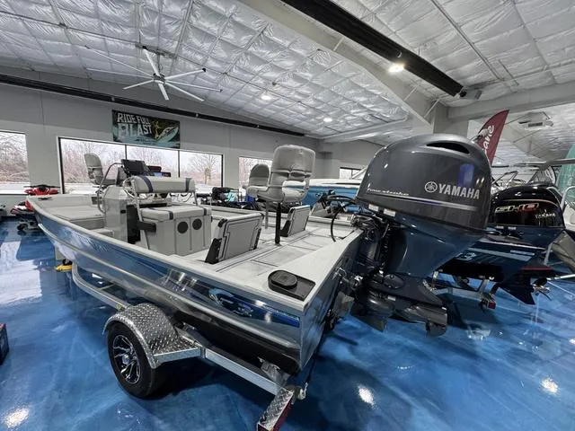 Slide: The Image of G3 Gator ToughTunnel 18 CCJ DLX 2025 - 3