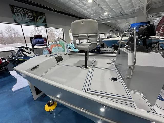 Slide: The Image of G3 Gator ToughTunnel 18 CCJ DLX 2025 - 5