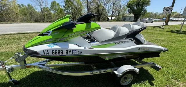 Slide: The Image of Yamaha FX Cruiser HO 2016 - 3