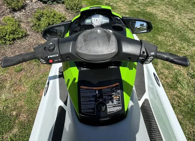 Slide: The Image of Yamaha FX Cruiser HO 2016 - 5