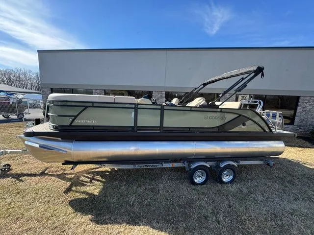 Slide: The Image of Godfrey SW2286 SFLC Tritoon 2025 - 1