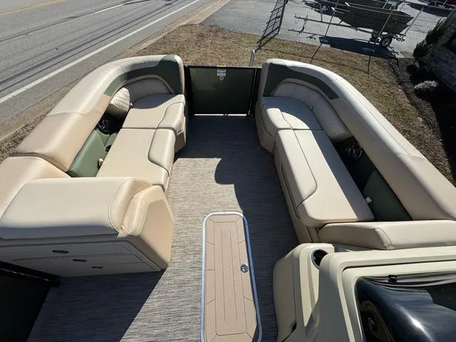 Slide: The Image of Godfrey SW2286 SFLC Tritoon 2025 - 10