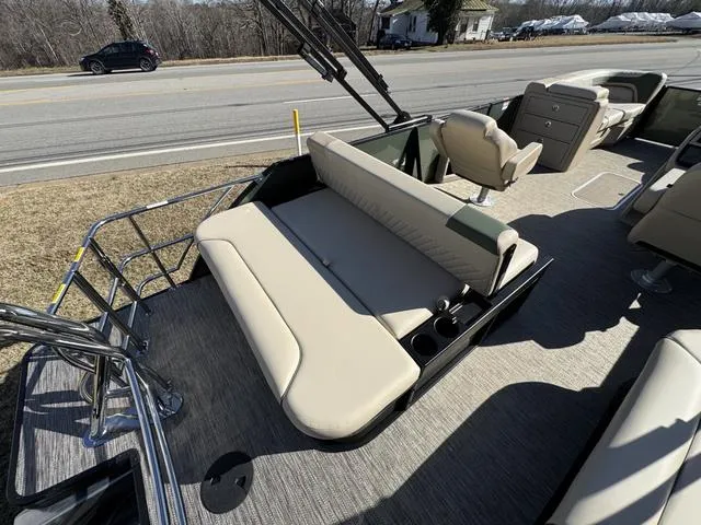 Slide: The Image of Godfrey SW2286 SFLC Tritoon 2025 - 15