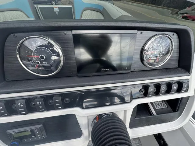 Slide: The Image of Godfrey SW2286 FS Tritoon 2025 - 23