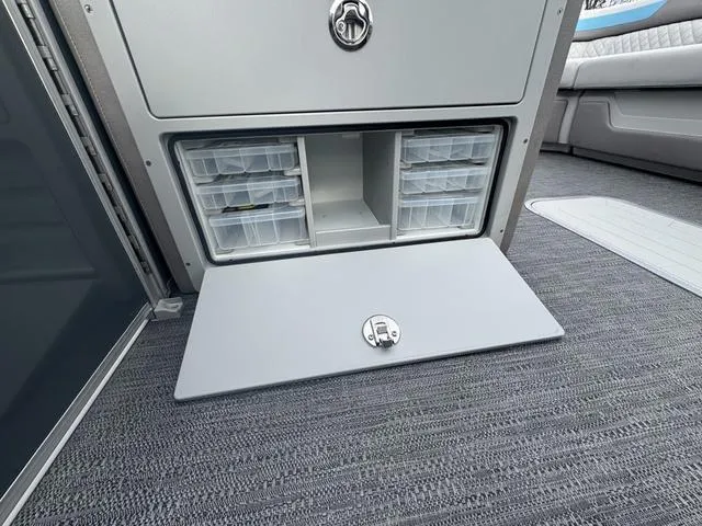 Slide: The Image of Godfrey SW2286 FS Tritoon 2025 - 24