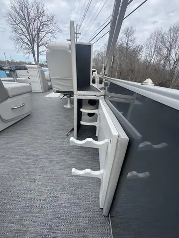 Slide: The Image of Godfrey SW2286 FS Tritoon 2025 - 25