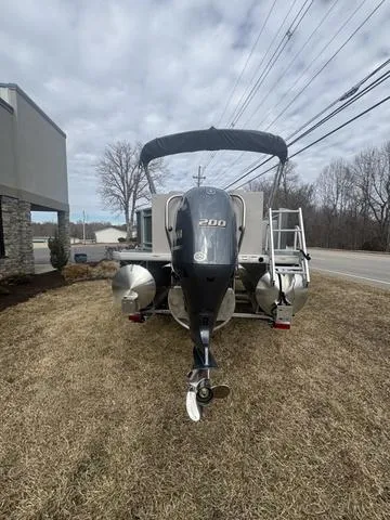 Slide: The Image of Godfrey SW2286 FS Tritoon 2025 - 4