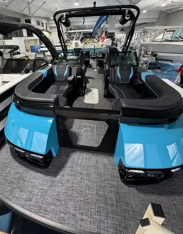 Slide: The Image of Godfrey XP2700W 2025 - 10