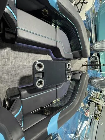 Slide: The Image of Godfrey XP2700W 2025 - 15