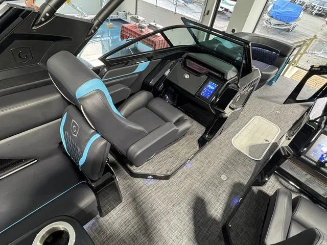 Slide: The Image of Godfrey XP2700W 2025 - 16