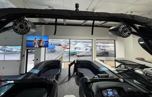 Slide: The Image of Godfrey XP2700W 2025 - 19