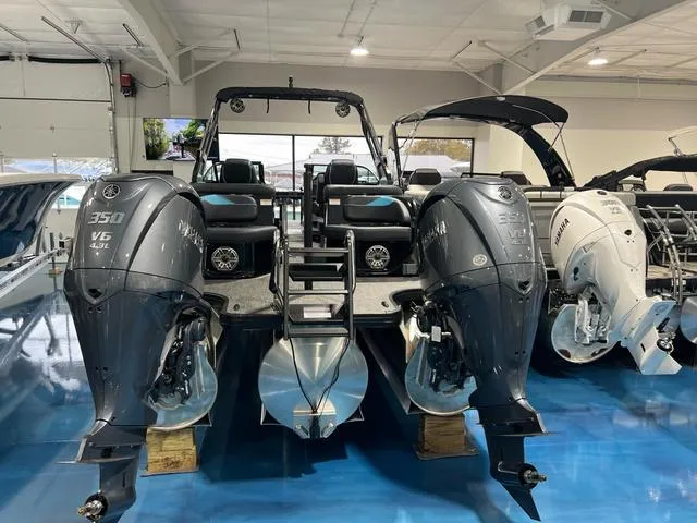 Slide: The Image of Godfrey XP2700W 2025 - 8