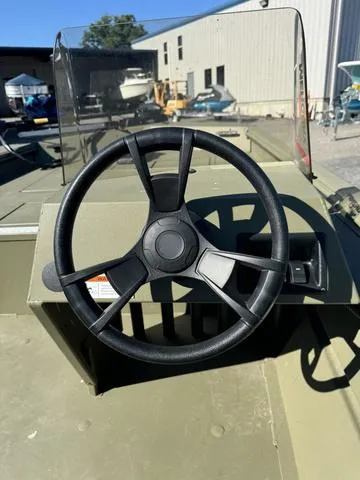 Slide: The Image of Lowe Roughneck 1660SC 2023 - 5