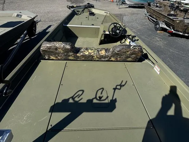 Slide: The Image of Lowe Roughneck 1660SC 2023 - 9