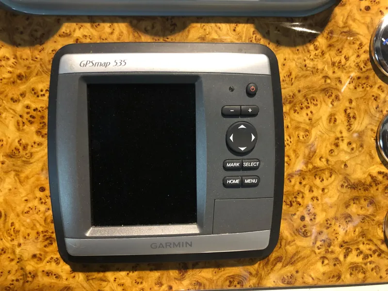 Slide: The Image of Garmin GPSmap 535 on 2008 Formula 310 Sun Sport dashboard. - 11