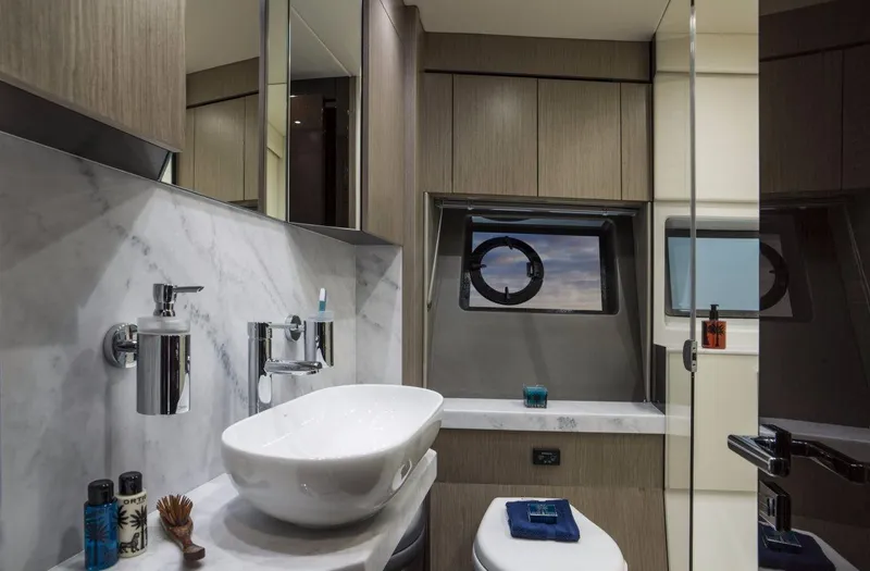 Slide: The Image of Manufacturer Provided Image: Sunseeker Manhattan 66 Heads - 19