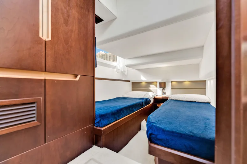 Slide: The Image of Luxurious cabin interior of 2016 Galeon 430 HTC yacht with twin beds. - 33