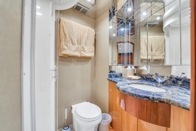 Slide: The Image of Hatteras 80 Motor Yacht 2007 - 66