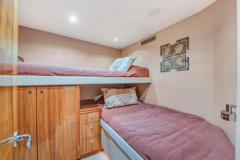 Slide: The Image of Hatteras 80 Motor Yacht 2007 - 67