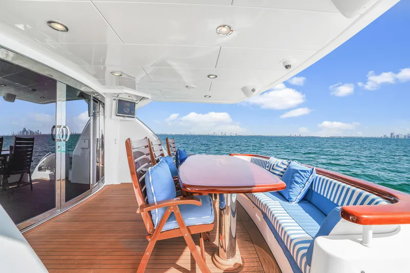 Slide: The Image of Hatteras 80 Motor Yacht 2007 - 75