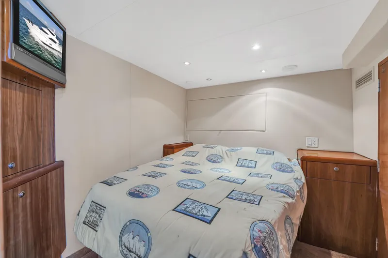 Slide: The Image of Hatteras 80 Motor Yacht 2007 - 82