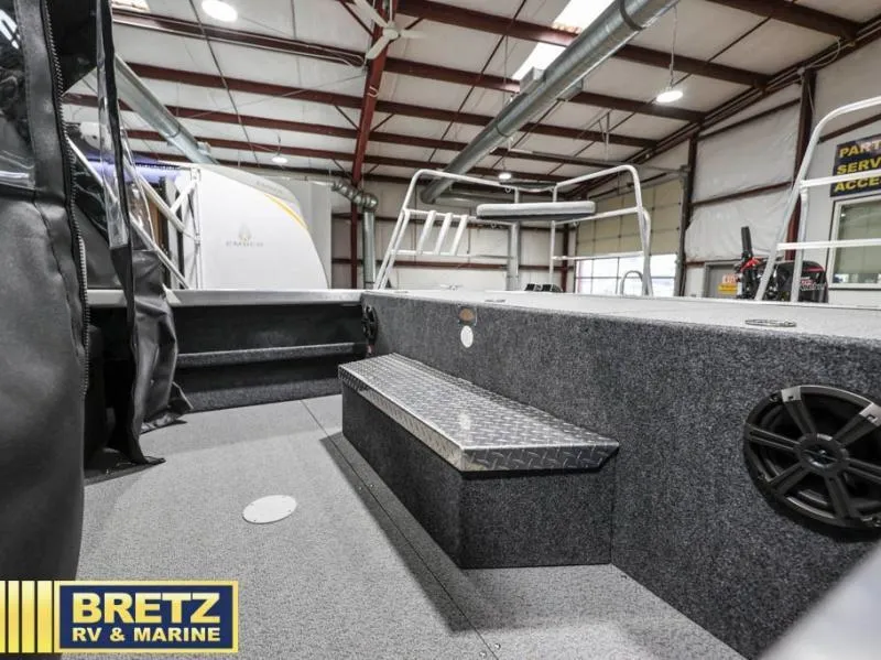 Slide: The Image of Yukon Classic Jet 22 2025 - 21