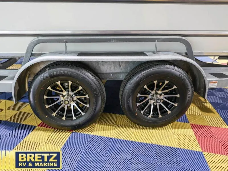 Slide: The Image of Yukon Classic Jet 22 2025 - 24