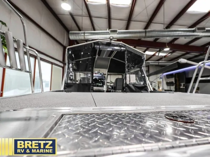 Slide: The Image of Yukon Classic Jet 22 2025 - 26