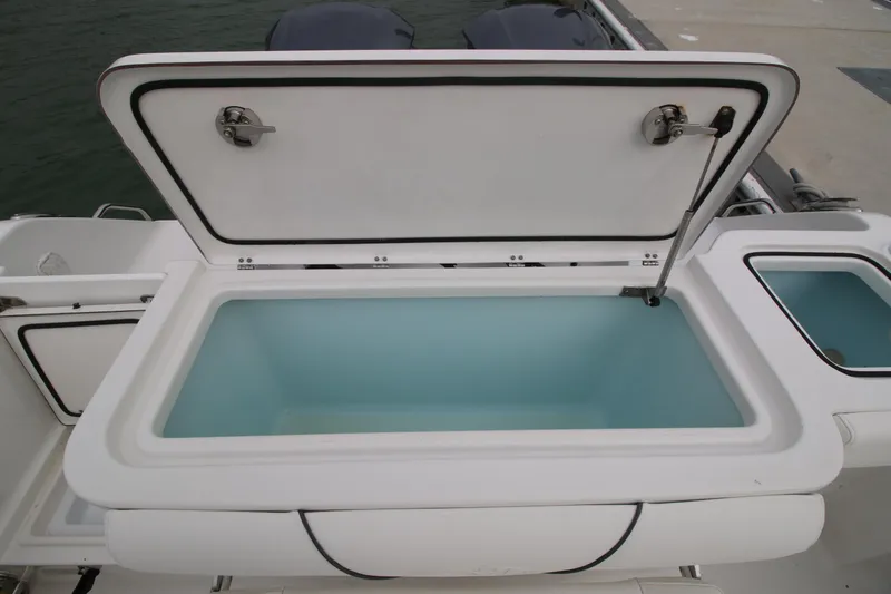 Slide: The Image of 2016 Sea Hunt Gamefish 30 livewell, open lid, spacious design, ideal for fishing trips. - 21