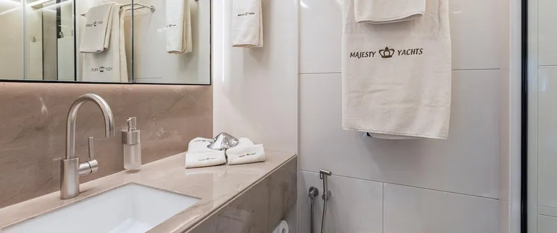 Slide: The Image of Manufacturer Provided Image: Manufacturer Provided Image: Majesty 100 Heads - 17