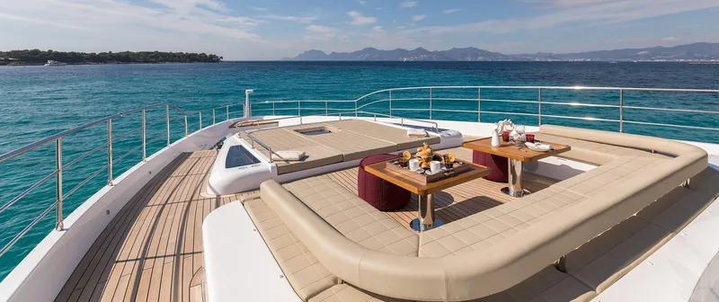 Slide: The Image of Manufacturer Provided Image: Manufacturer Provided Image: Majesty 100 Sundeck - 7