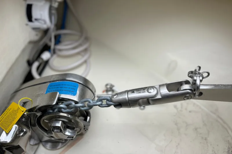 Slide: The Image of Anchor chain mechanism on 2025 Chris-Craft Catalina 28 boat. - 35