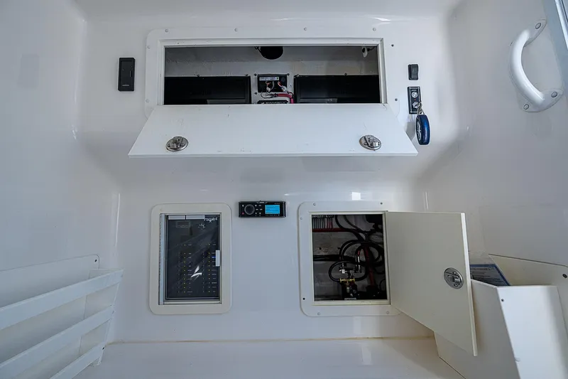 Slide: The Image of Invincible 42 Open Fisherman 2017 - 17