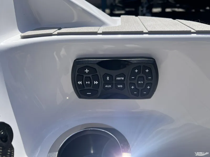 Slide: The Image of Control panel on 2025 Yamaha Boats AR250, featuring audio and connectivity options. - 16